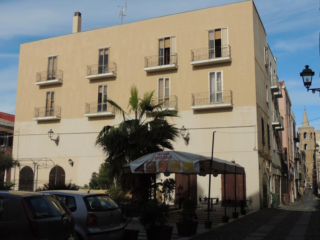 Mary Centro Storico Apartment Alghero Ngoại thất bức ảnh