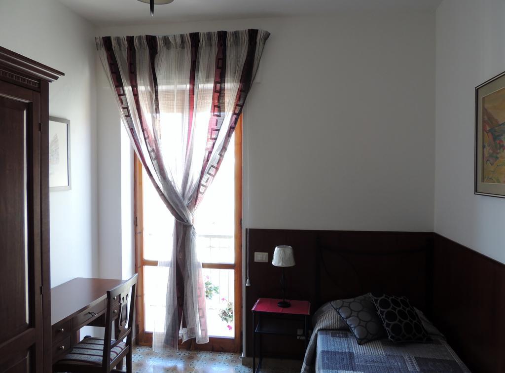 Mary Centro Storico Apartment Alghero Ngoại thất bức ảnh